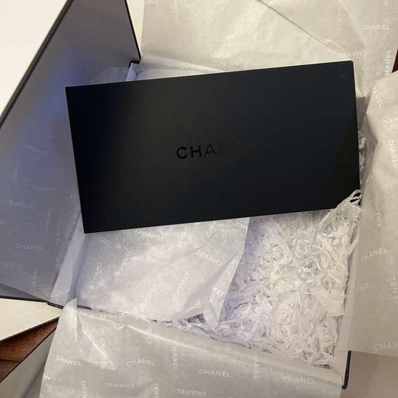 New CHANEL Square Empty Gift Box Container 8.5"x8.5"x3.75" With Envelope&tissue - Picture 2 of 4